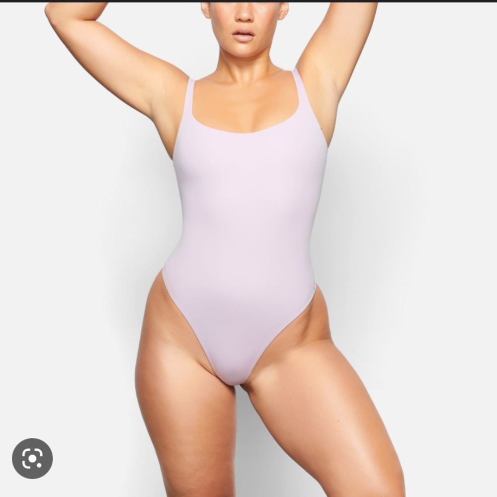 SKIMS Fits Everybody Square Neck Bodysuit